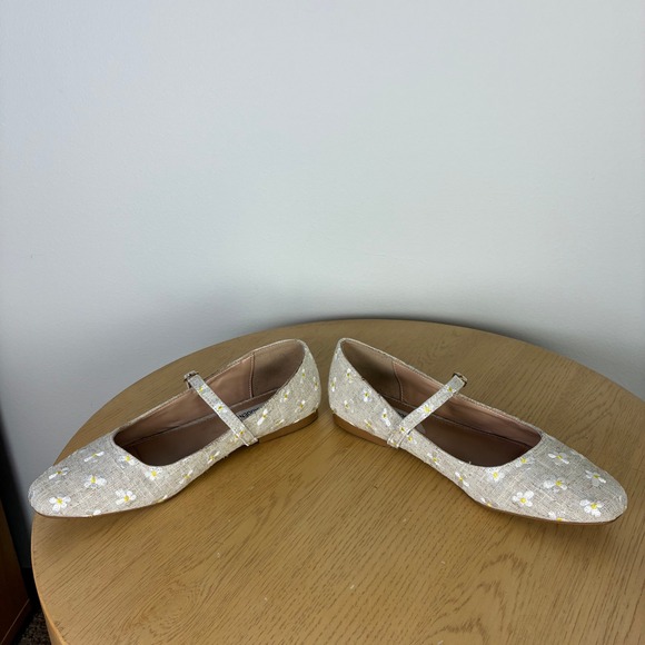 Steve Madden Vinetta Mary Jane Flat Womens 9 Embroidered Daisies Flowers Cottage - Picture 3 of 6